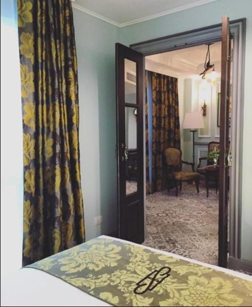 Sara'S Hotel Бангкок Екстер'єр фото