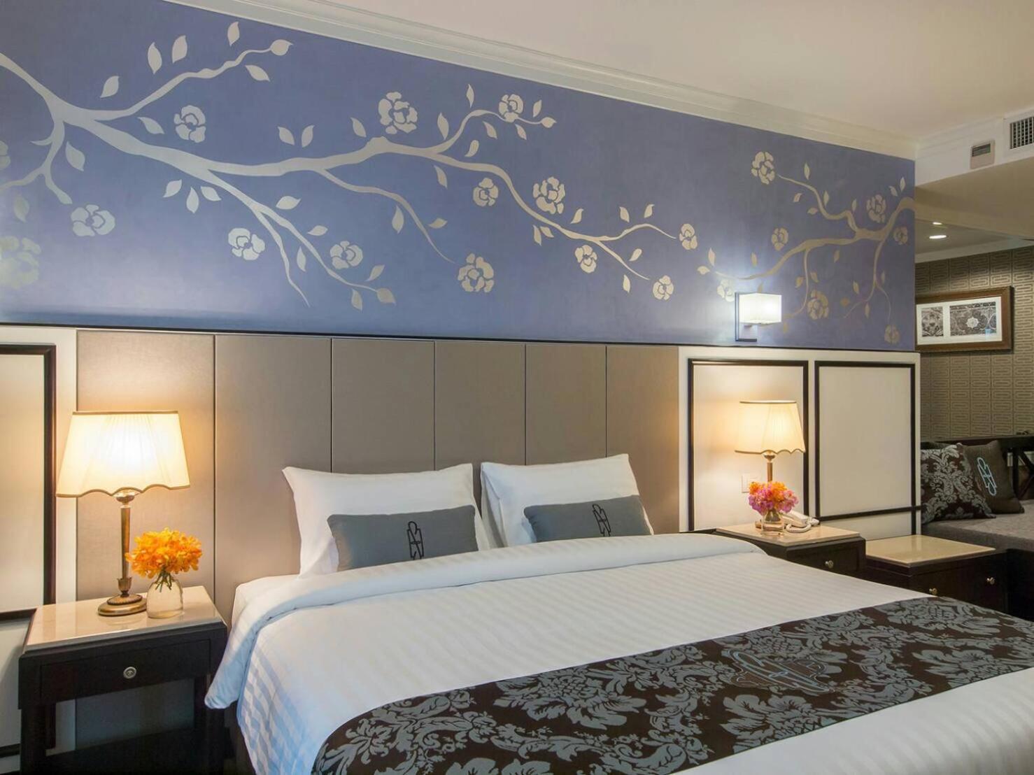 Sara'S Hotel Бангкок Екстер'єр фото