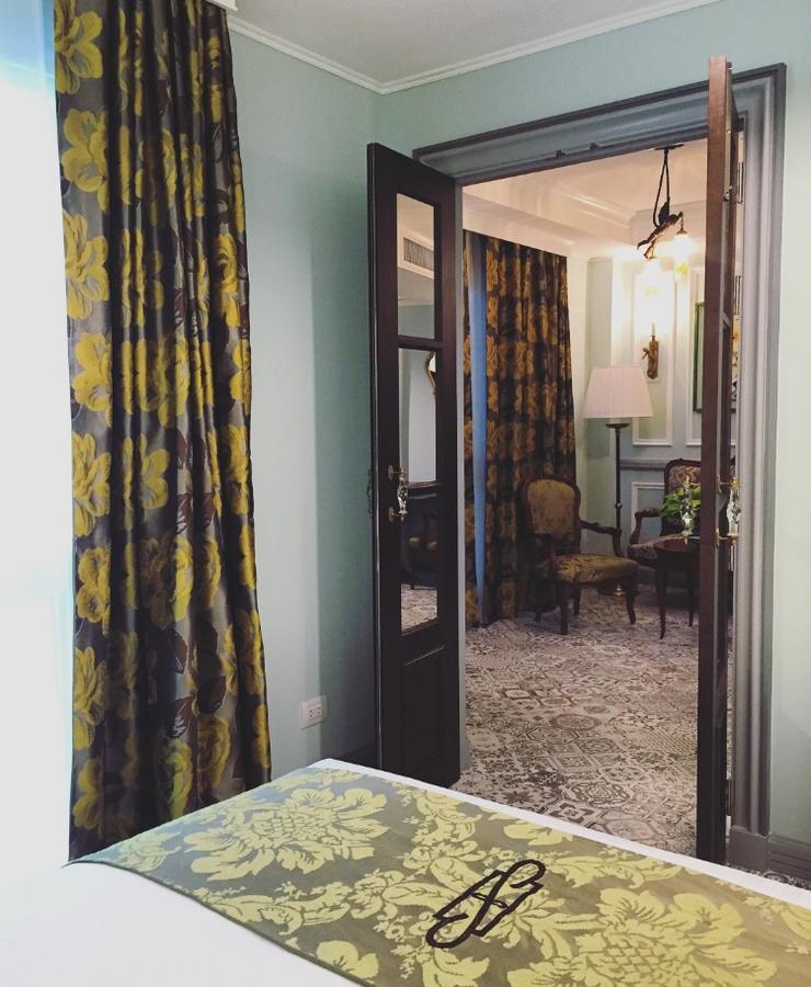 Sara'S Hotel Бангкок Екстер'єр фото