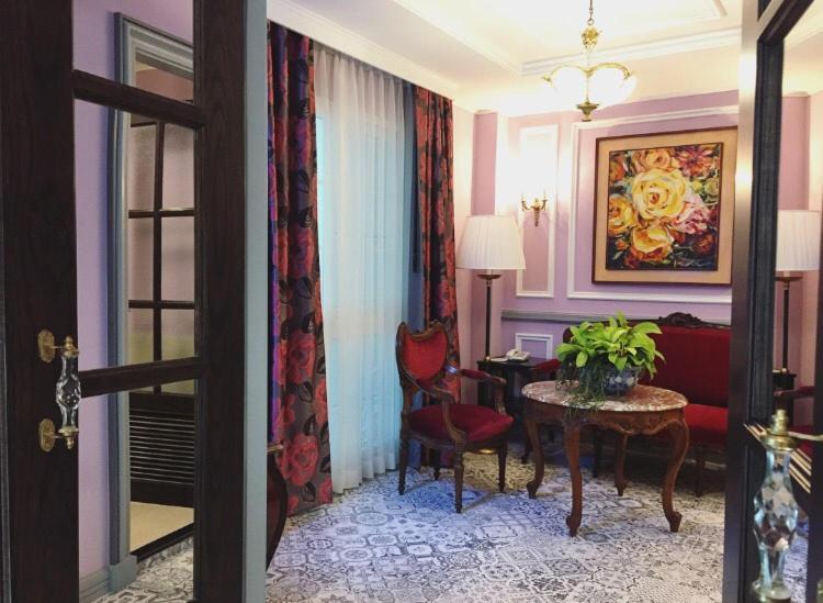 Sara'S Hotel Бангкок Екстер'єр фото