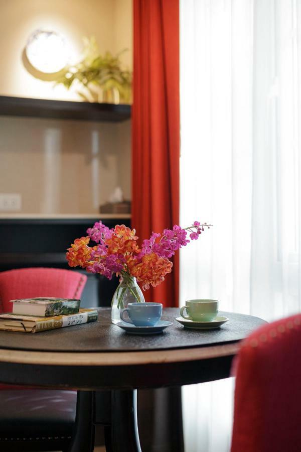 Sara'S Hotel Бангкок Екстер'єр фото