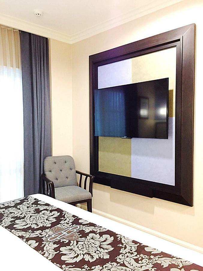 Sara'S Hotel Бангкок Екстер'єр фото
